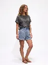 camiseta tachas negro lavado.webp