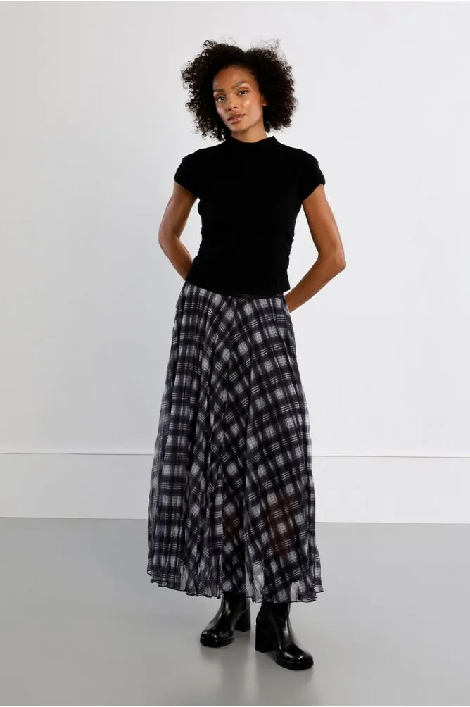 jersey-de-manga-corta-cuello-cerrado (2).webp