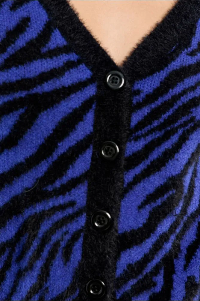cardigan-de-manga-larga-con-estampado (2).webp