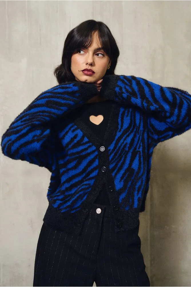 cardigan-de-manga-larga-con-estampado (1).webp