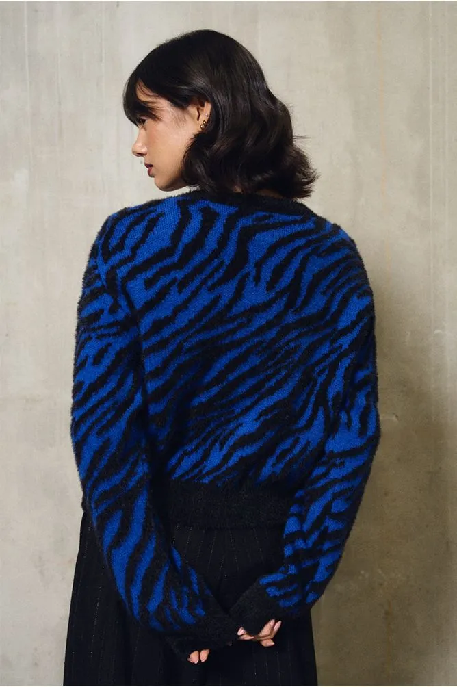 cardigan-de-manga-larga-con-estampado.webp
