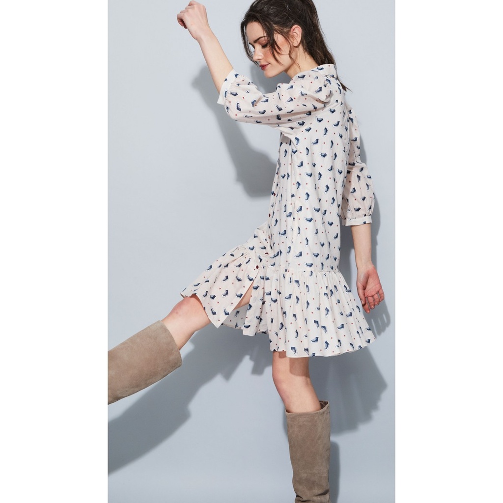 Vestido estampado zapatillas converse