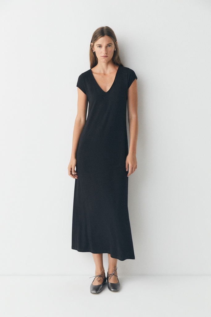 Vestido largo fluído color negro