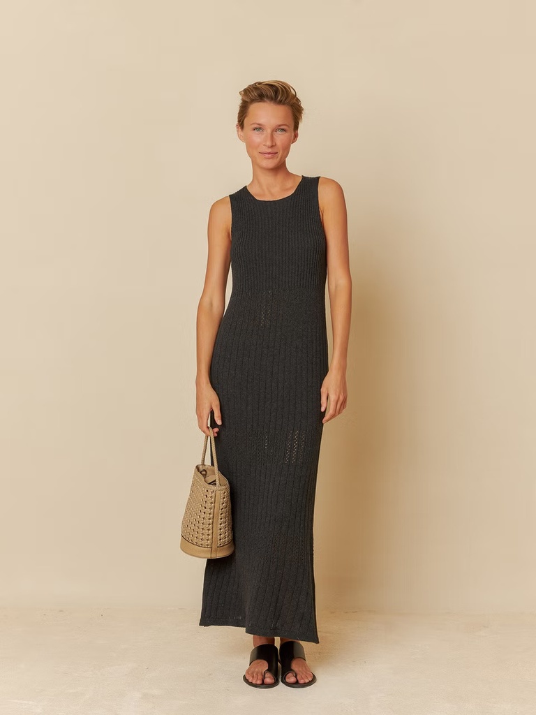 Vestido canalé color carbón