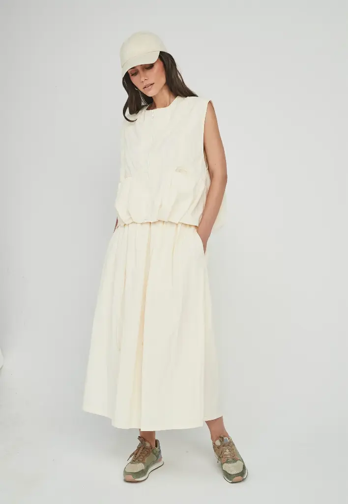 Falda vuelo color crudo UNIQUE UNLIMITED (38)