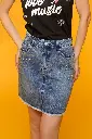 Falda denim tachas metálicas