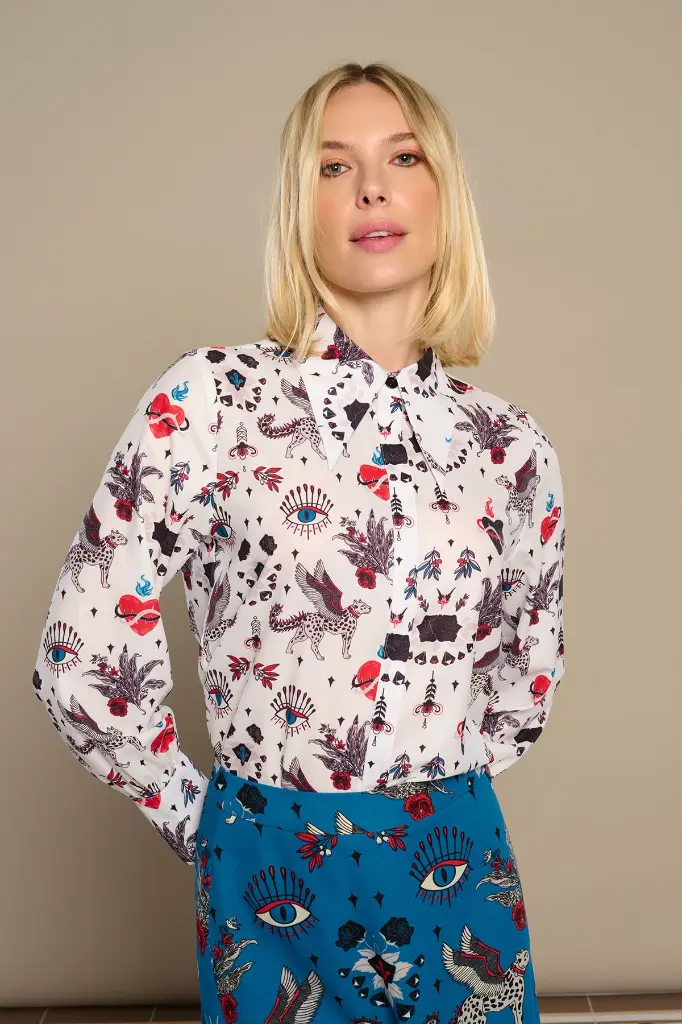 Camisa estampado místico de gatos alados