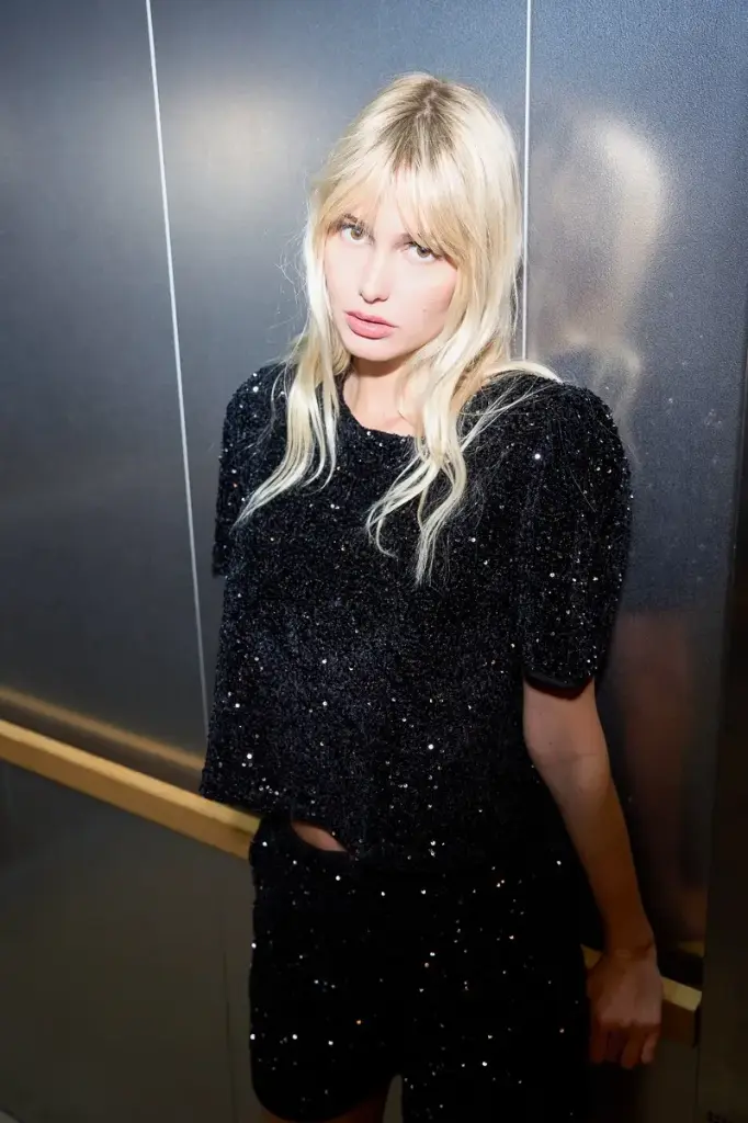 Top de manga corta con lentejuelas (XS)