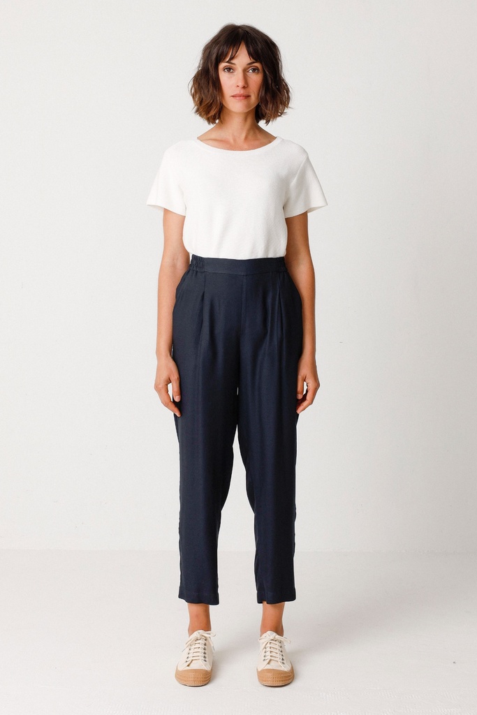 Pantalón chino fluido en crepé negro