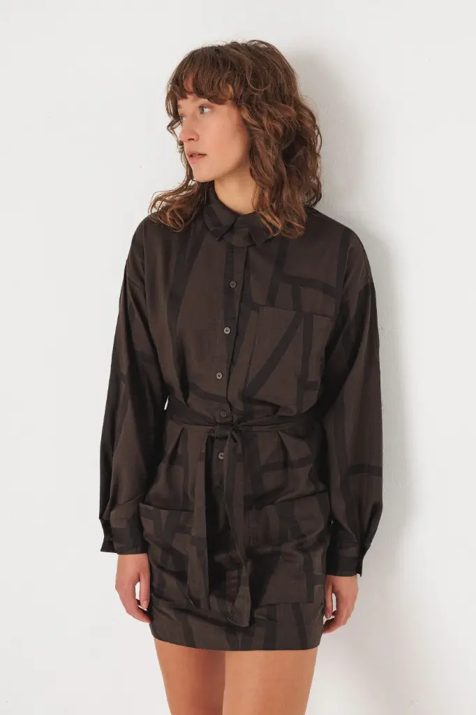 Vestido camisero con bolsillos parche (38)