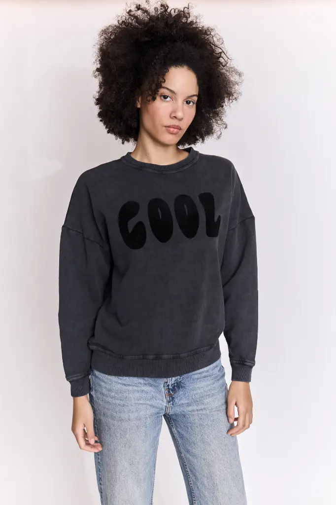 Sudadera COOL negro lavado 