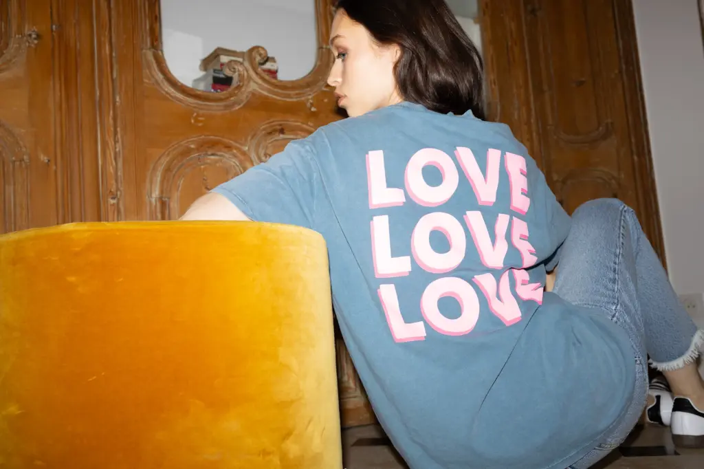Camiseta LOVE LOVE LOVE color blue