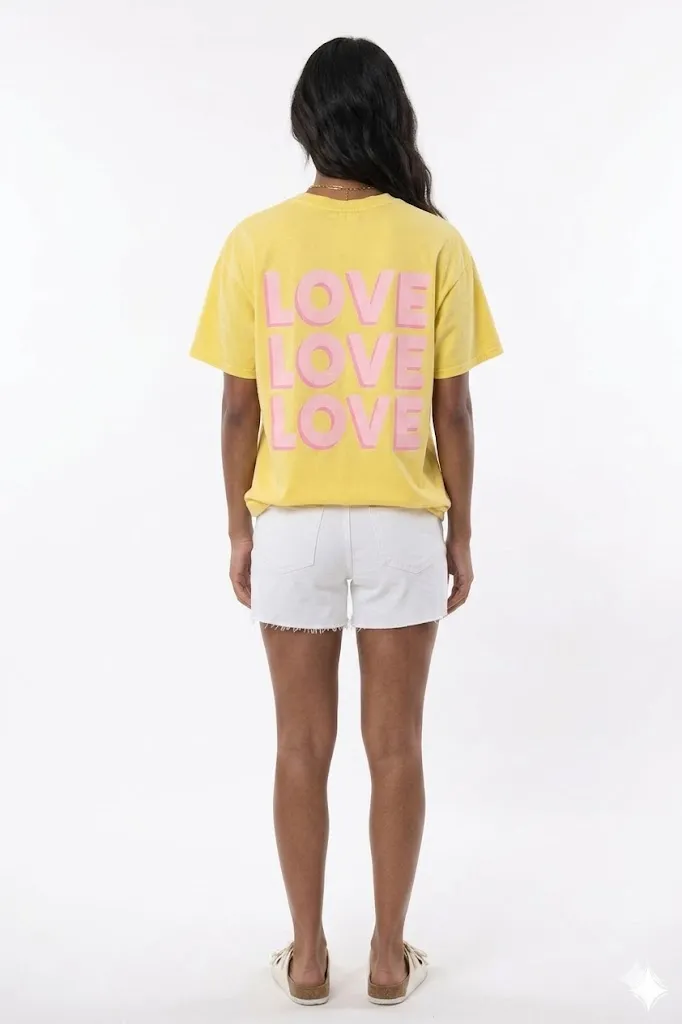 Camiseta LOVE LOVE LOVE color amarillo