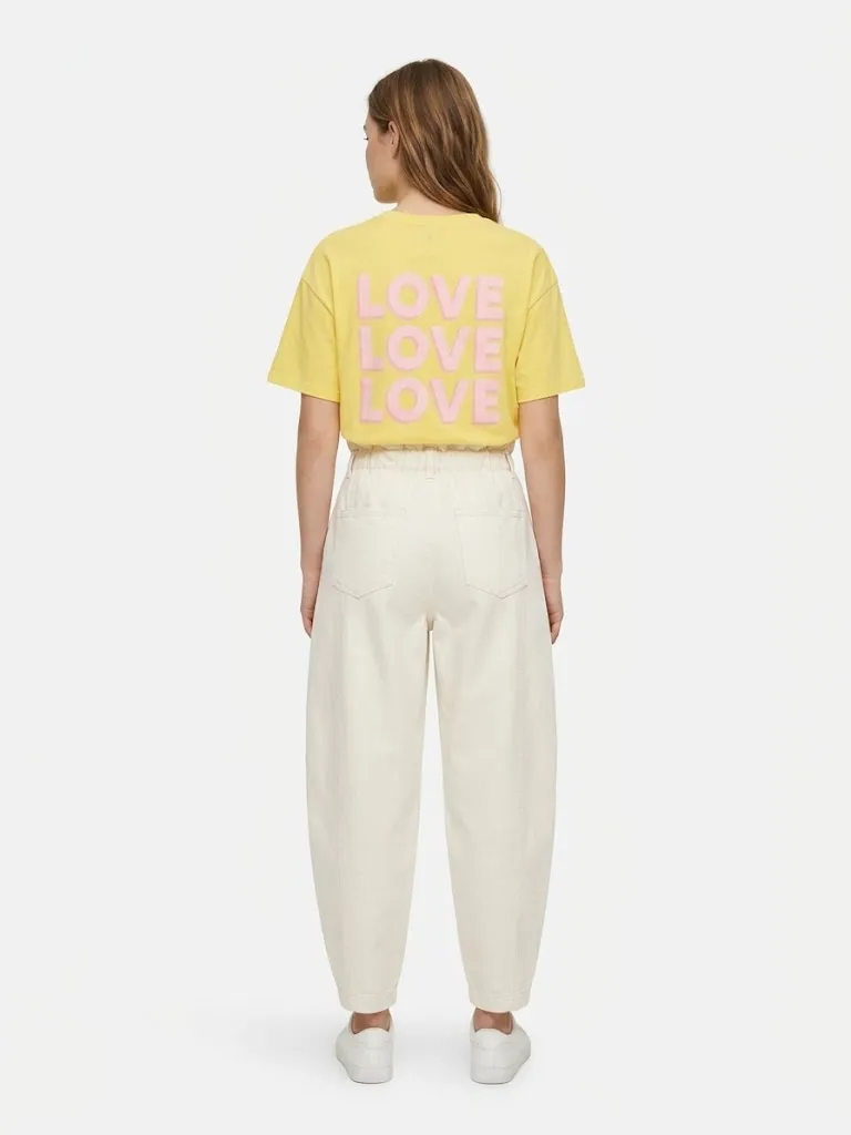 Camiseta LOVE LOVE LOVE color amarillo