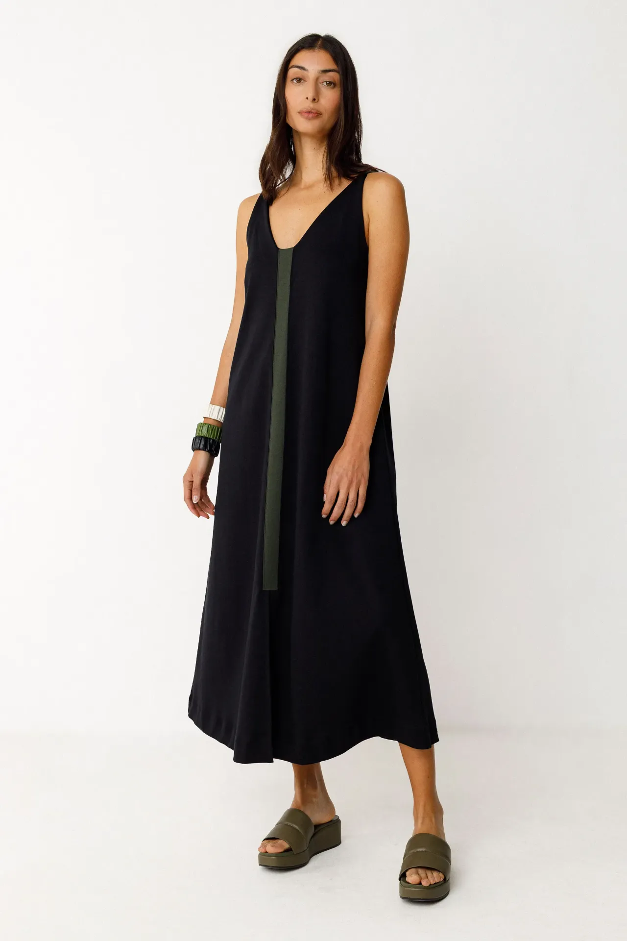 Vestido ZAINE-GOTS negro y oliva SKFK