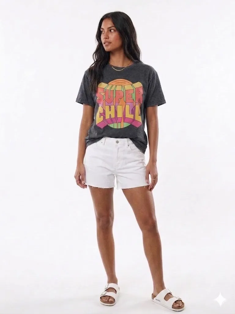 Camiseta SUPER CHILL color negro