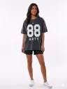 Camiseta 88 color negro & blanco