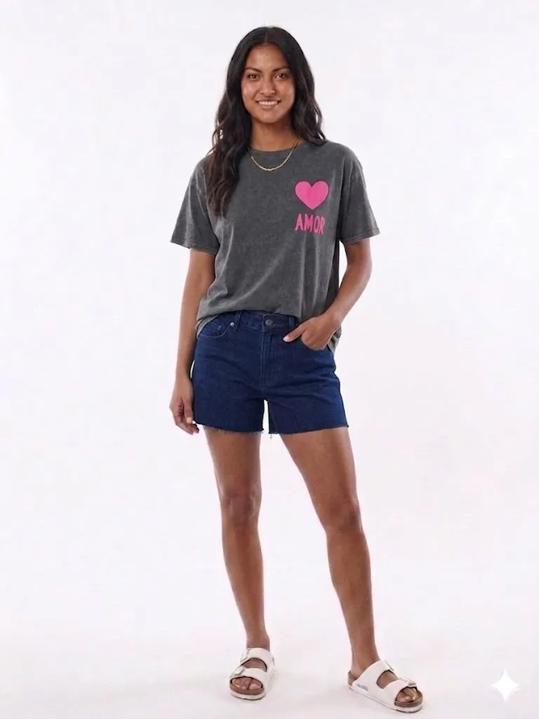 Camiseta AMOR color negro & fucsia