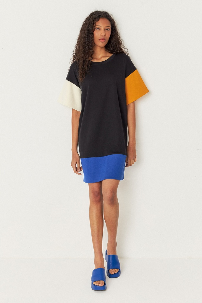 Vestido camiseta mangas anchas 
