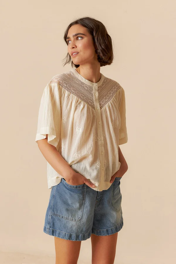 Camisa evasé bordada