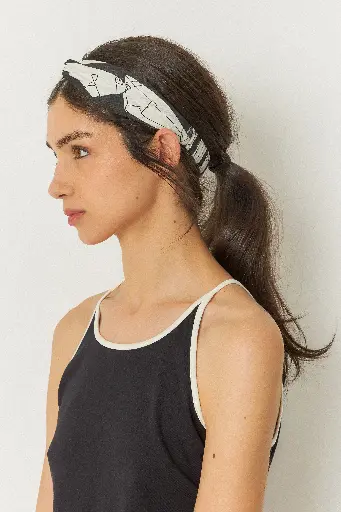 Cinta pelo estampado negro y blanco