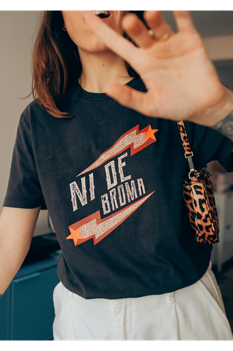 Camiseta NI DE BROMA 