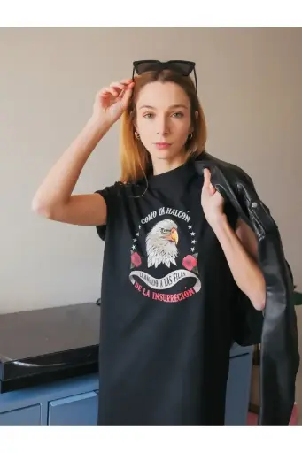 Vestido como un halcón 