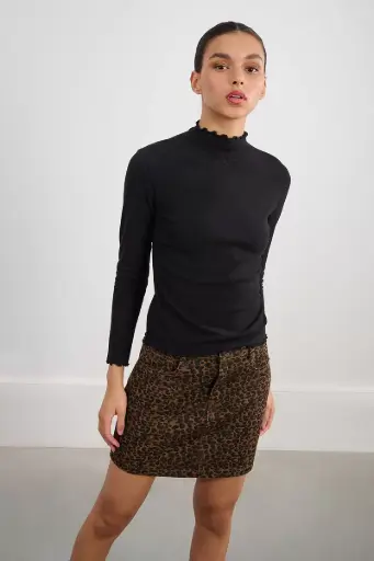 Jersey con detalle de volantes