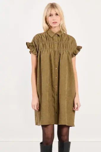 Vestido camisero con pliegues 