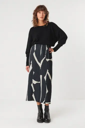 Falda midi de tejido plisado 