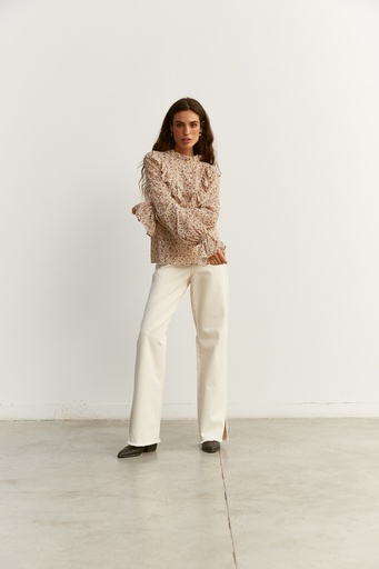 Pantalón tejano campana en bajo con abertura lateral exterior NTB